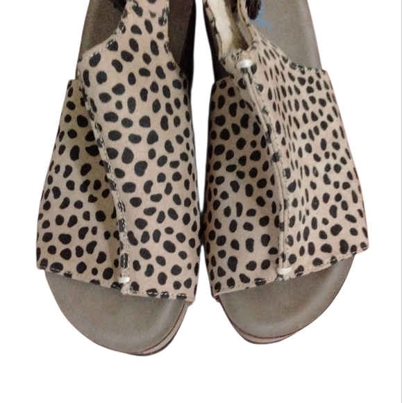 Axxiom Cheetah Print Cushioned Wedge Sandals Black and Tan Sling Back Sandals 8M - Picture 3 of 11